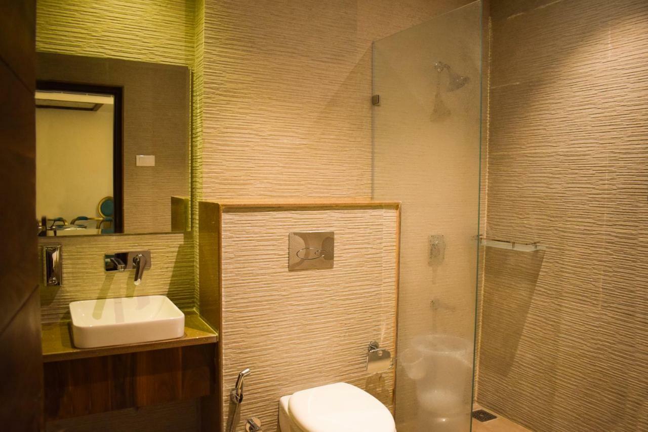 One Earth Gg Regency Hotel Амритсар Екстериор снимка