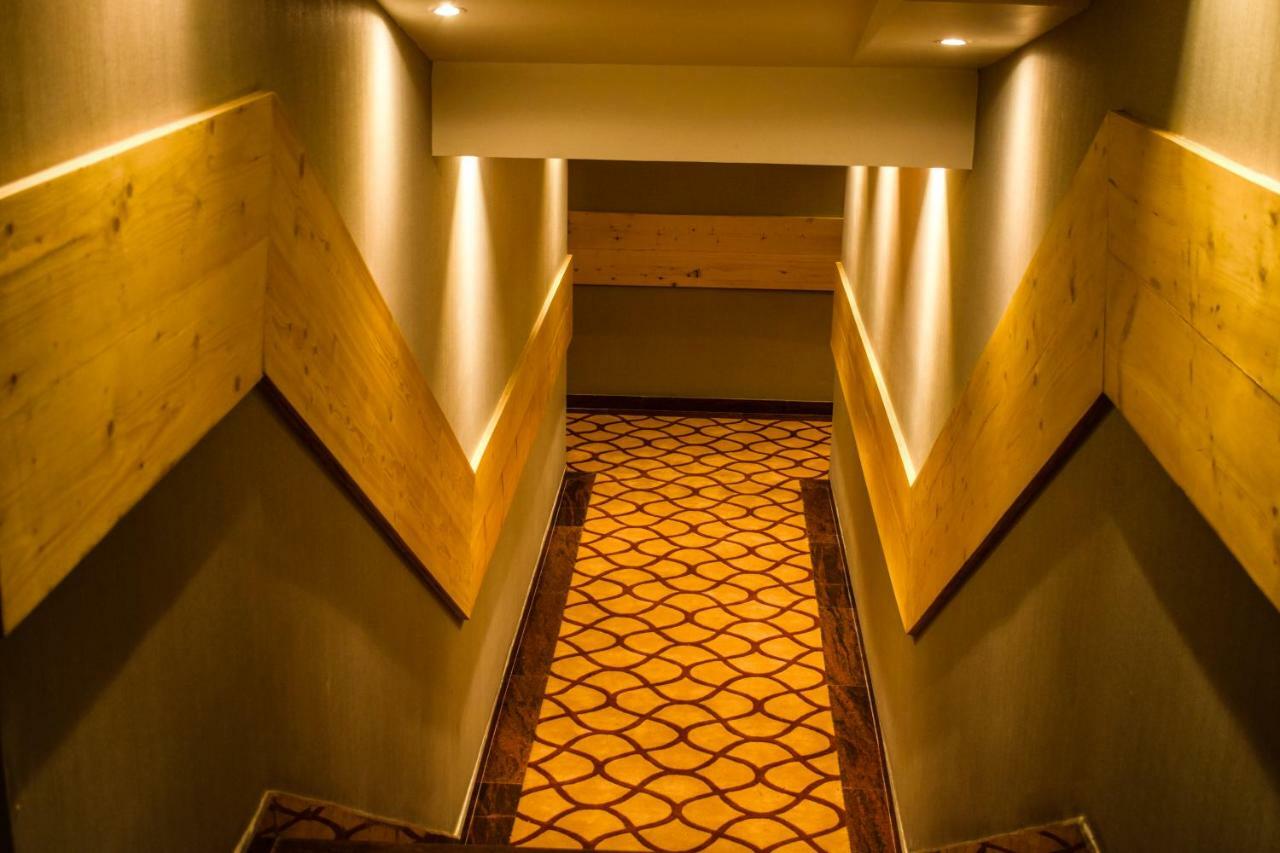 One Earth Gg Regency Hotel Амритсар Екстериор снимка